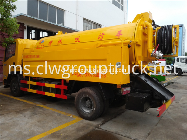 Suction Sewage Truck 5